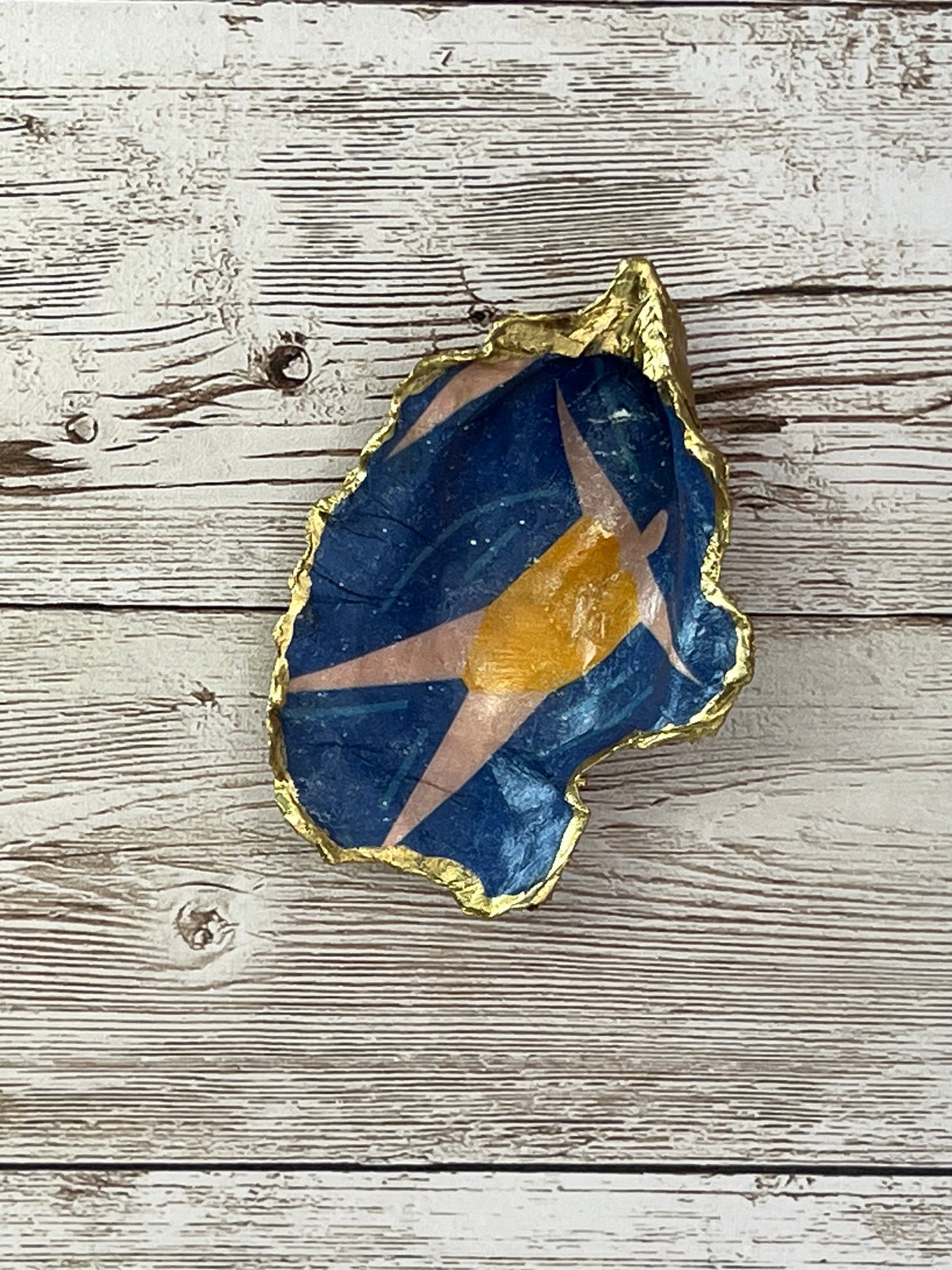 Small Oyster Shell Ring Dish with Swimmer